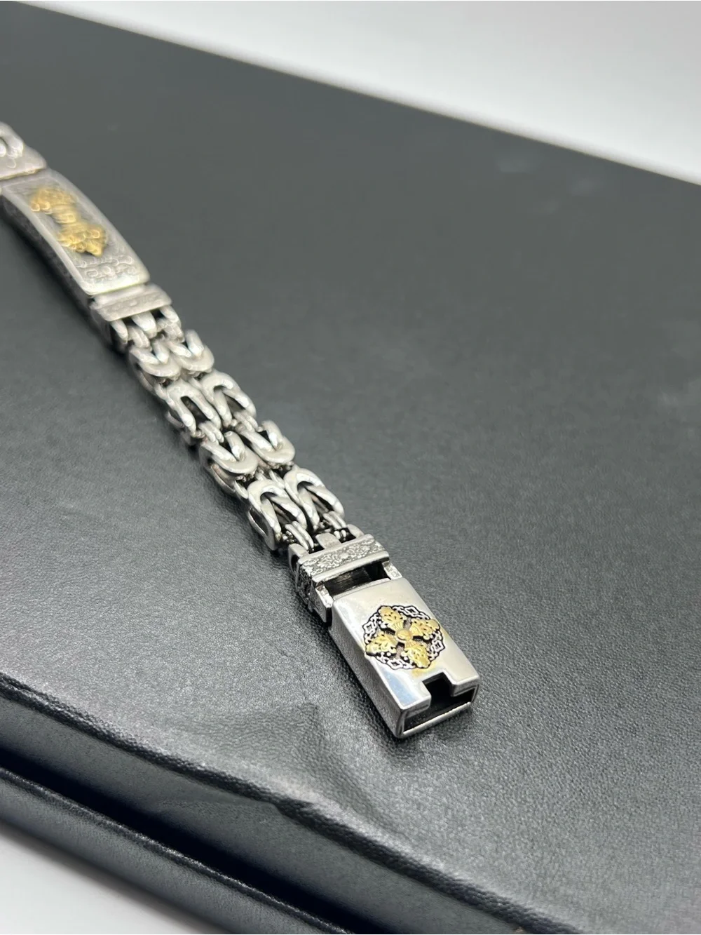 Men’s Vintage Style Engraved Byzantine Chain Bracelet